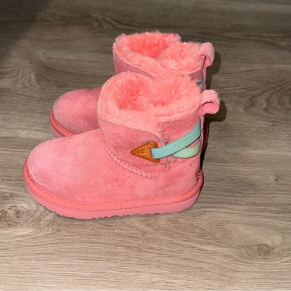 Kid's UGG Boots Pink Mini Short Uggs with cute Pastel Rainbow Watercolor Straps - Picture 4 of 10